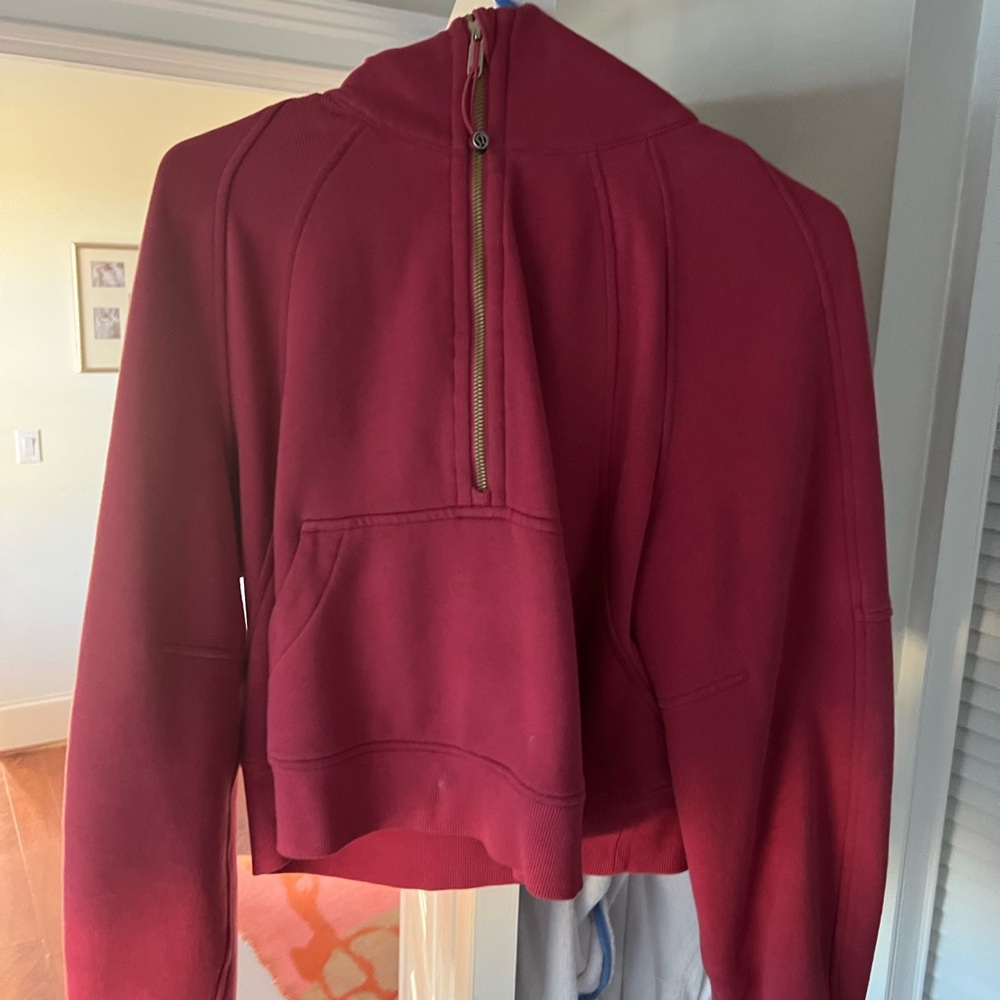 Scuba half zip hoodie. Gold details.